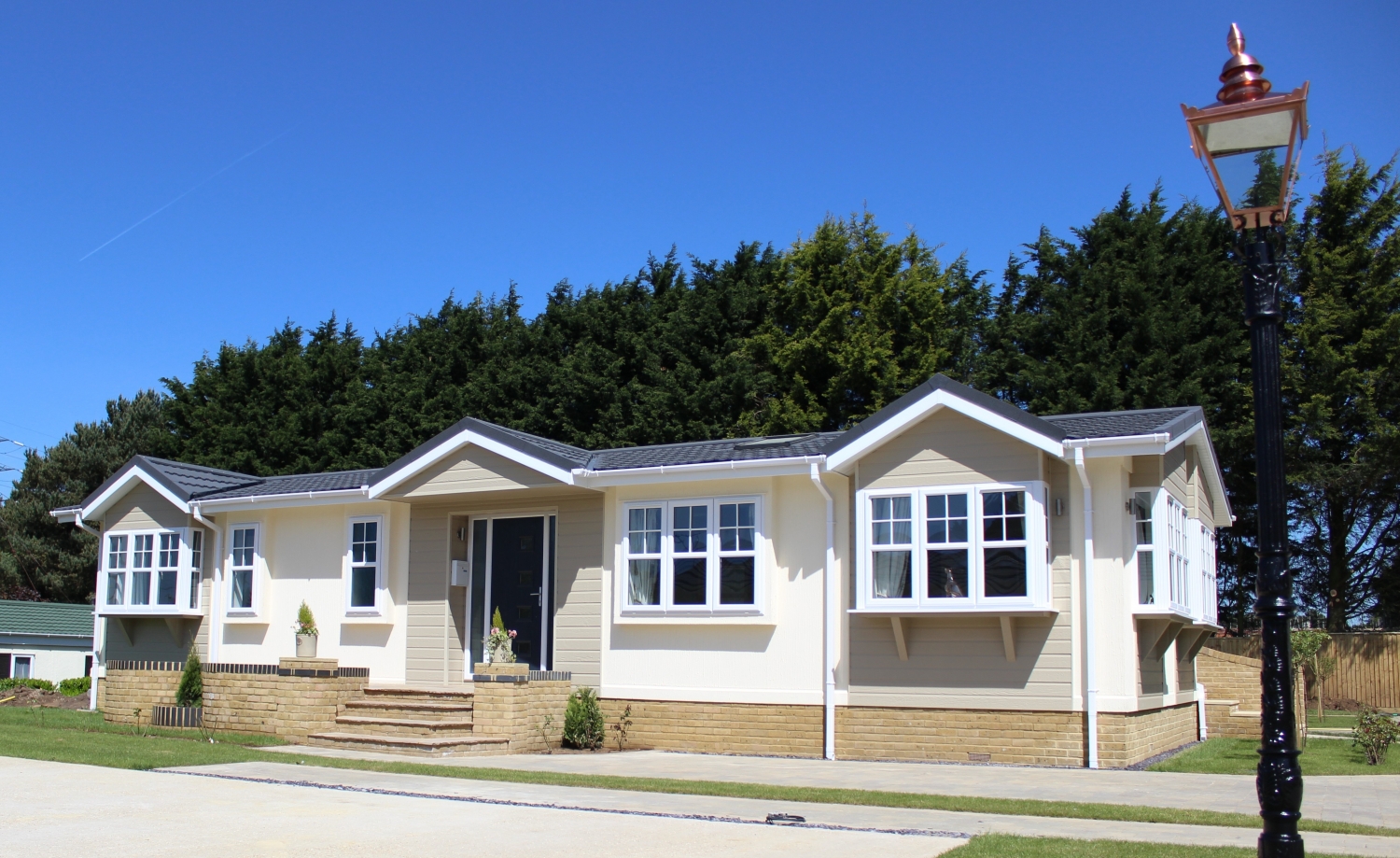 Visit Oakwood Court residential development, Hampshire