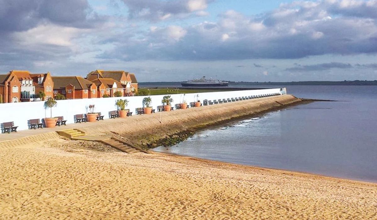 Bungalows for Sale Canvey Island Visit Sandy Bay in Essex