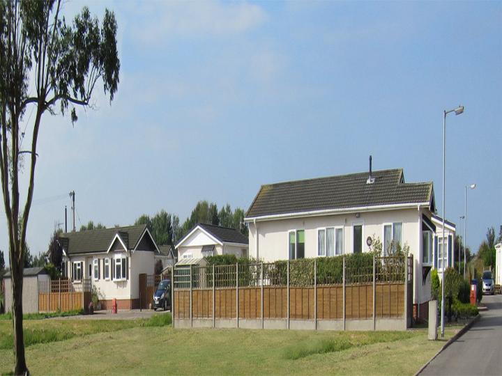 Park homes for sale in Boston View Lea Park