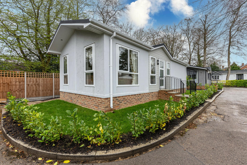 Park homes for sale in Fleet View Grange Estate Park