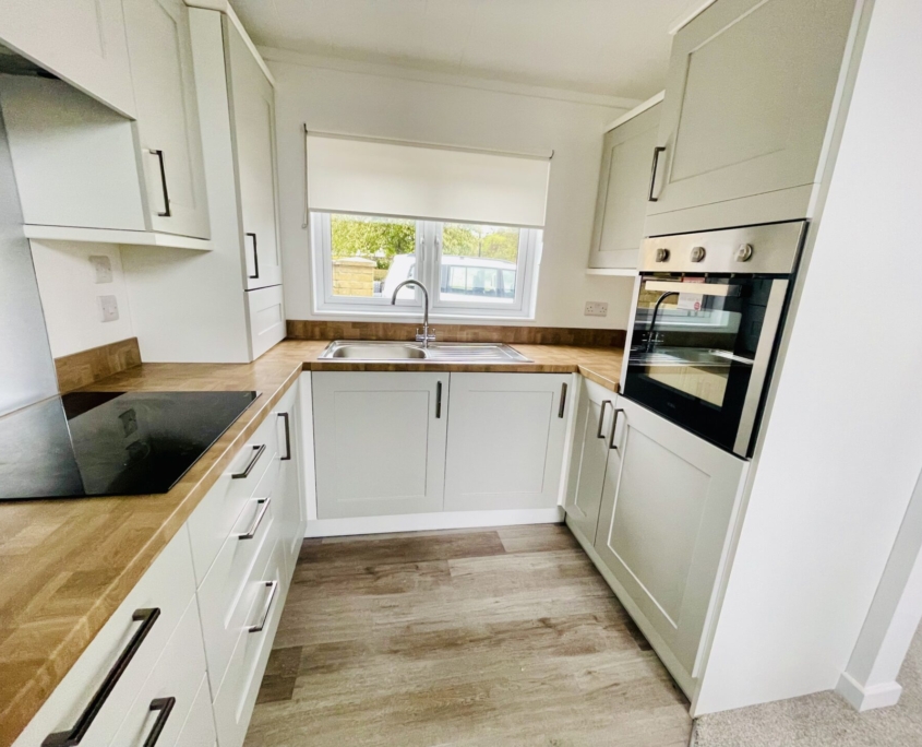 Park homes for sale in Faversham View Four Horseshoes Park