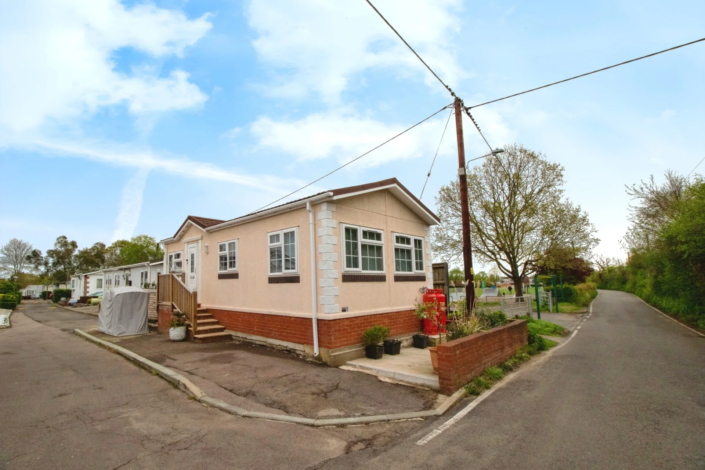 Residential Park Homes for sale at Crouch Park, Hockley, Essex