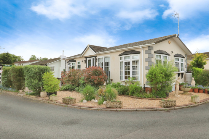 Residential Park Homes for sale at Severn Bank Park, Stourport-on-Severn, Worcestershire
