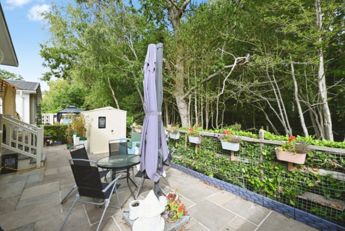 Victoria Gardens Park Homes near Wokingham Residential Park Homes for sale at Victoria Gardens, Wokingham, Berkshire
